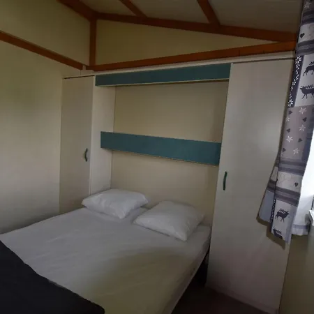 营地 Plein Soleil 卢德